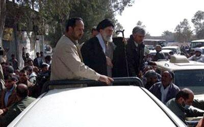 حضور رهبر انقلاب در مناطق زلزله‌زده بم در سال ۸۲ | تصاویر