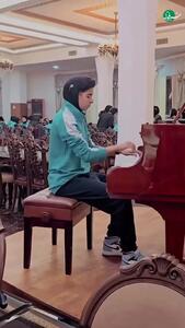  ویدیوی پربازدید از پیانو نوازی بازیکن تیم استقلال بانوان