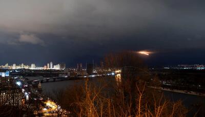 زلنسکی در سایه حملات تازه به کی‌یف، با رهبران اروپا و ترامپ برای صلح اوکراین دیدار می‌کند