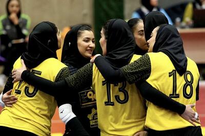  ‌پیروزی تیم والیبال بانوان سپاهان مقابل حریف گلپایگانی