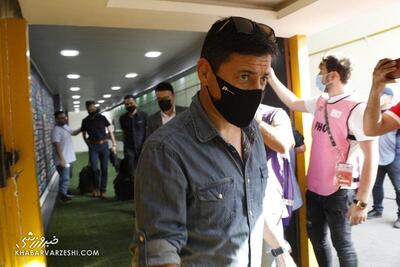 فغانی استرالیایی و بازیکن پرسپولیس در ورزشگاه/ دو ستاره مهمان ویژه بازی لیگ برتری