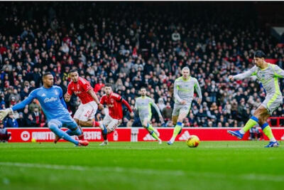 منچسترسیتی صدر جدول را پس گرفت