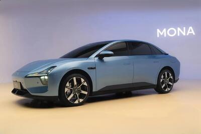 مونا M03 برقی در ایران؛ مشخصات و قیمت سدان وارداتی ایکس‌ پنگ - پدال