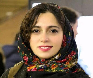 واکنش بامزه دختر‌ پگاه آهنگرانی به دیدن مادرش در تلویزیون + فیلم - سلام نو