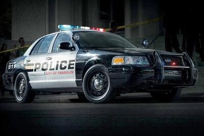  تجهیزات دفاعی؛ ماشین پلیس آمریکایی به نیزه مجهزه یهو درمیاد ماشین فراری رو پنچر میکنه