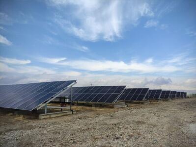  احداث ۳ نیروگاه خورشیدی ۵۰ مگاواتی برق در فسا