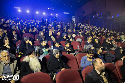 وضعیت «احمد» و «افسانه سپهر» در گیشه/ بیش از ۱۷ هزار مخاطب به سینماها آمدند - سوره سینما