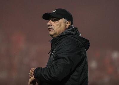 بغض زنوزی در آنتن زنده اهالی فوتبال را متأثر کرد زیرا او بارها تعصبش به ایران را نشان داده؛ هواداران پرسپولیس هم حواشی را تمام کنند