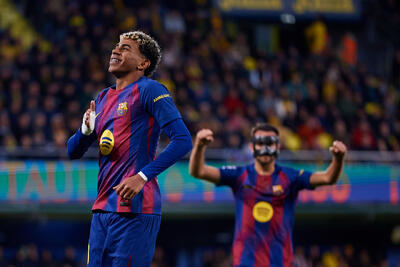 تعطیلات خاص لامین یامال؛ با «چفیه فلسطینی» و در کنار مسجد!‌ / عکس