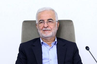 مومنی: استانداران محور اصلی اجرای برنامه‌های اقتصادی و عمرانی دارند