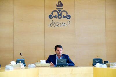 عباس‌زاده: فرمول قیمت‌گذاری خوراک پتروشیمی در حال بررسی است