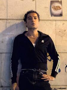 نوید محمدزاده با سیگار و استایل جنجالی!/ عکس