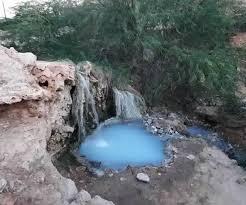  چشمه ای با رنگی عجیب و زیبا
