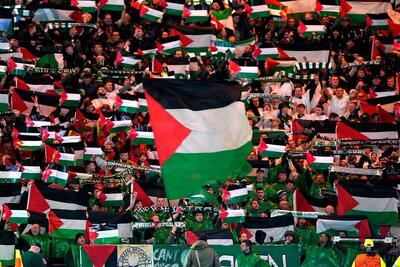  تجمه هواداران فلسطین در یک مرکز خرید در لندن