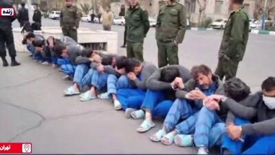  تصاویری از سارقان و مالخران پایتخت روی زمین! | وسایل مسروقه از سماور برقی تا کلاه و بشقاب غذاخوری