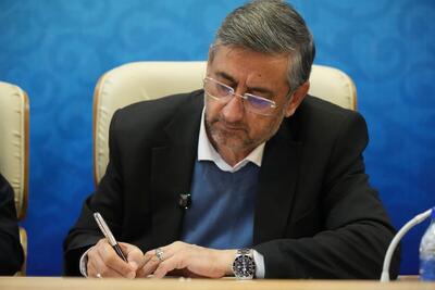  تاکید استاندار لرستان بر ضرورت حرکت از اقتصاد سنتی به دیجیتال / گشایش خط اعتباری برای حوزه فناوری اطلاعات در شورای برنامه ریزی استان