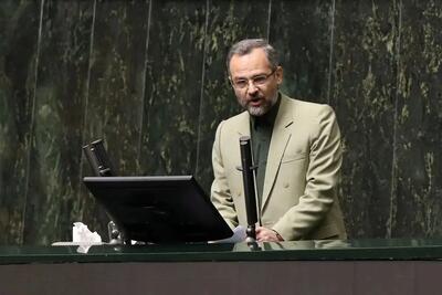 نماینده مجلس: لایحه بودجه ۱۴۰۵ تورم‌زا و ناکافی برای معیشت کارمندان و بازنشستگان است