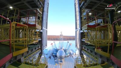 لحظه حرکت ماهواره‌های ایران به‌سوی سکوی پرتاب در روسیه+ فیلم