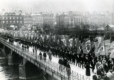 بمب نیم تنی عمل نکرده از جنگ جهانی دوم کشف شد