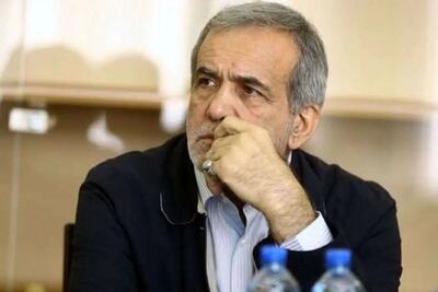 اگرچه افزایش ۲۰ درصدی حقوق‌ها با تورم تناسبی ندارد، اما سعی کردیم آن را با افزایش معافیت‌های مالیاتی، تا حدی جبران کنیم/ چرا باید وقتی که مردم در سختی هستند، ۶ میلیارد دلار ارز را صرف واردات بنزین کنیم؟ / سال آینده حدود ۸ میلیارد دلار صرف ارز ترجیحی می‌شود، اما قیمت کالا‌هایی که به دست ملت می‌رسد، با ارز آزاد یکی است، چرا باید این روش را ادامه دهیم؟