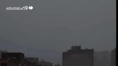 ببیند| صاعقه برق چهارمحال‌وبختیاری را مختل کرد