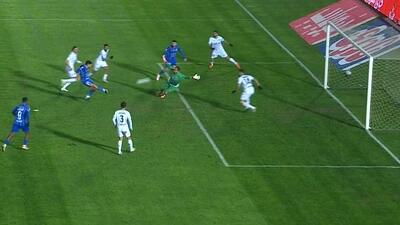 سیو دیدنی گروسیان مانع گل اول استقلال به گل گهر شد