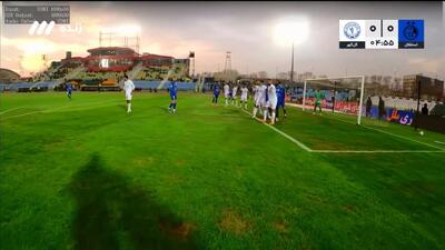 وضعیت عجیب چمن ورزشگاه شهرقدس از زاویه دوربین نصب شده روی پیراهن داور بازی استقلال و گل گهر