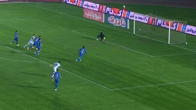 سیو زیبای آدان مانع گل دوم گل گهر مقابل استقلال شد