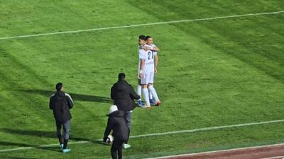 گل اول گل گهر به استقلال توسط پوریا شهرآبادی از قاب دوربین فوتبالی