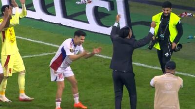 رقص مورایس سرمربی الشارجه بعد از قهرمانی در سوپرجام