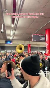 ویدئو: شور و هیجان هوادارن آرسنال