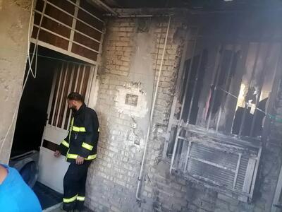  مهار آتش سوزی فروشگاه بزرگ موبایل در اردبیل