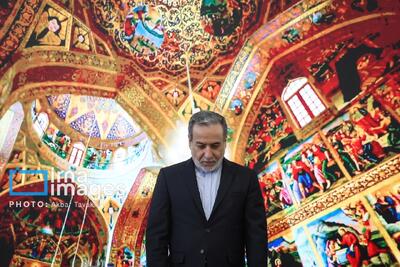  نشست صمیمی وزیر امور خارجه با جمعی از نخبگان