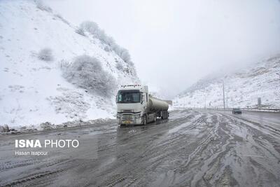   بارش برف همراه با کولاک در محورهای مواصلاتی آذربایجان شرقی