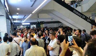 اعتراض فروشندگان موبایل به افزایش نرخ دلار و هزینه رجیستری؛ مغازه‌های چارسو و علاءالدین تعطیل شدند