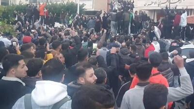 تظاهرات گسترده در غرب سوریه؛ علویان خواستار حفاظت از غیرنظامیان شدند