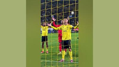 ویدیو| رونالدو رهبر تشویق ایسلندی شد