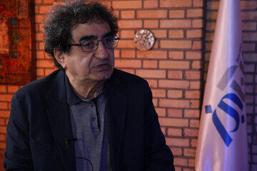 بهرام بیضایی، داریوش مهرجویی، فریدون صدیقی و جمشید گرگین در یک قاب - کلبه سرگرمی