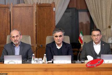  حضور فرزین در جلسه امروز هیئت دولت پس از رکوردشکنی قیمت طلا و ارز + عکس - کلبه سرگرمی