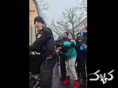 بازداشت خشن معترضان در خیابان توسط پلیس +‌ ویدئو | ماجرا چه بود؟ - مجله اینترنتی کولاک