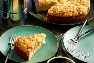 کیک توسکا ؛ دسر سوئدی با لایه ای جادویی از بادام کاراملی - مجله اینترنتی کولاک