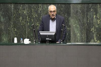 مصطفوی: افزایش ۲۰ درصدی حقوق با شعار عدالت‌خواهی دولت منافات دارد