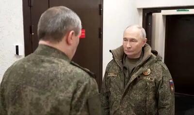 پوتین لباس نظامی به تن کرد + عکس