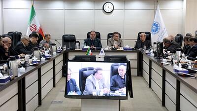 مدل قراردادهای پیمانکاران نفتی بر اساس نوسانات ارزی باید اصلاح شود | نرخ ارز تالار دوم مبنای قراردادهای پیمانکاران نفتی قرار بگیرد