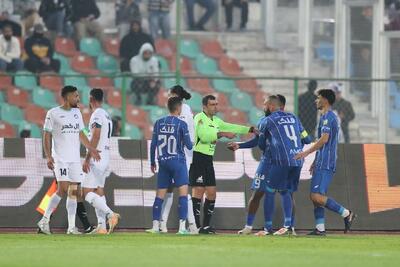 پنالتی استقلال مقابل گل گهر سوخت؟ - پارس فوتبال