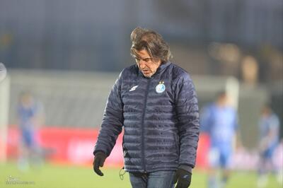 «حیا کن، رها کن» با زمزمه استقلالی‌ها/ واکنش ساپینتو به شعار جدایی - پارس فوتبال