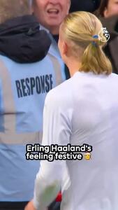 ویدئو: جشن کریسمسی هالند با هواداران منچسترسیتی - پارس فوتبال