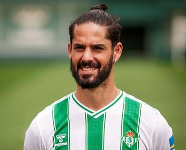 کاپیتان بتیس زیر تیغ آرتروسکوپی - پارس فوتبال