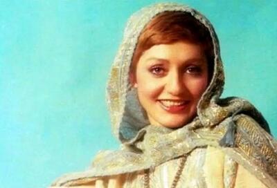  سفر در زمان؛ «شهرام شب پره و گوگوش» در حال قدم زدن در تهران برفی؛ سال 54