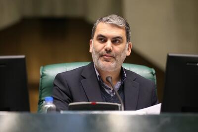 انتقاد زنگنه از بودجه ۱۴۰۵: برخلاف ادعا‌های دولت، بودجه در تضاد کامل با اهداف برنامه هفتم است